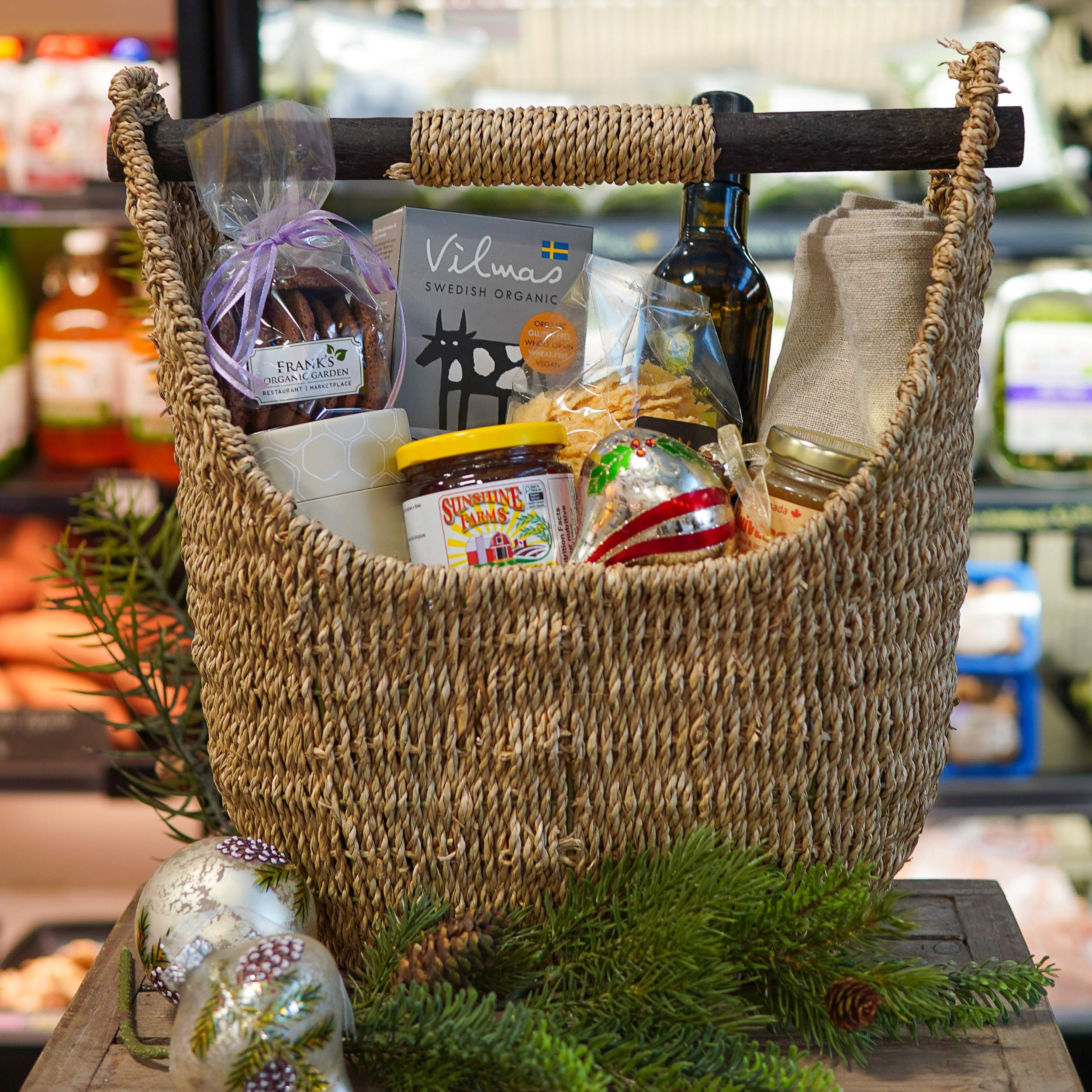 Holiday Treats Gift Basket